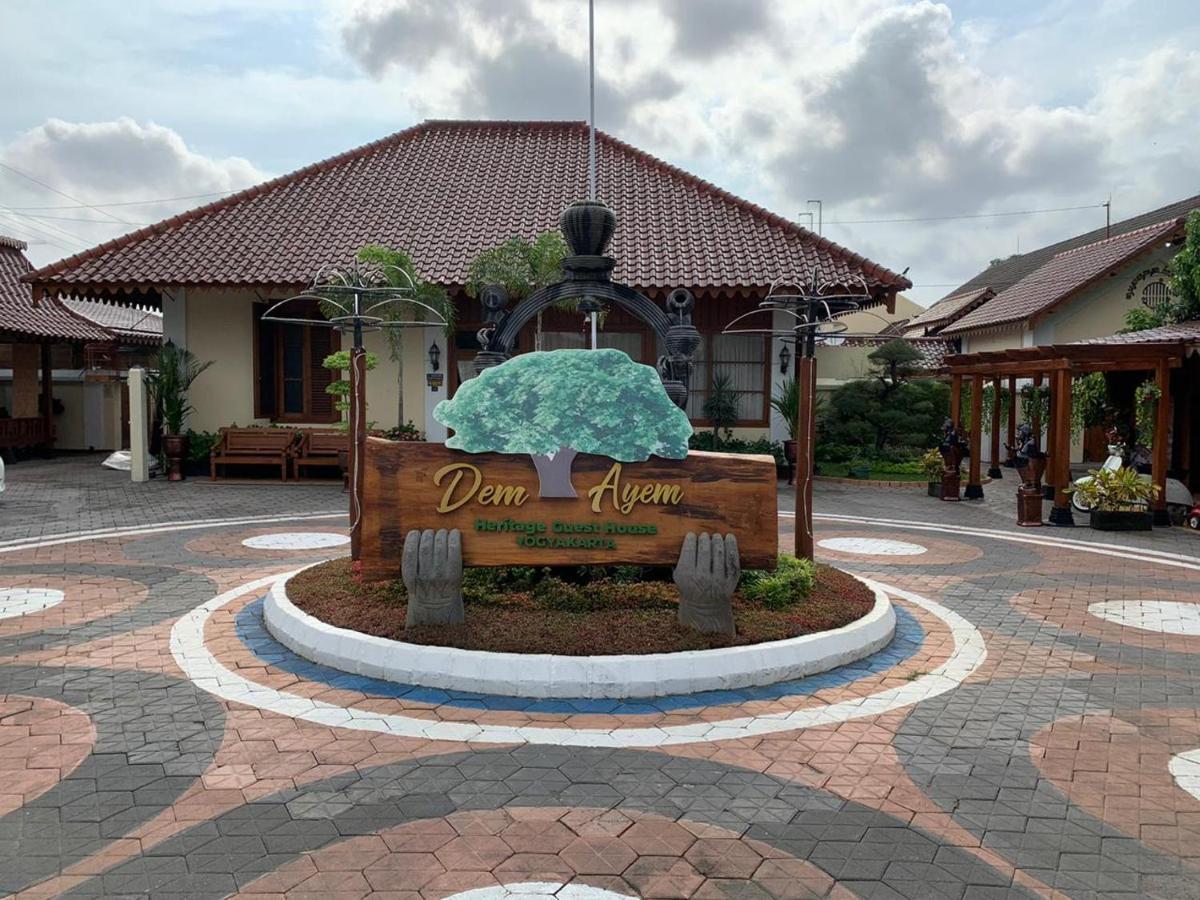 Dem Ayem Heritage Guest House Джокьякарта Экстерьер фото