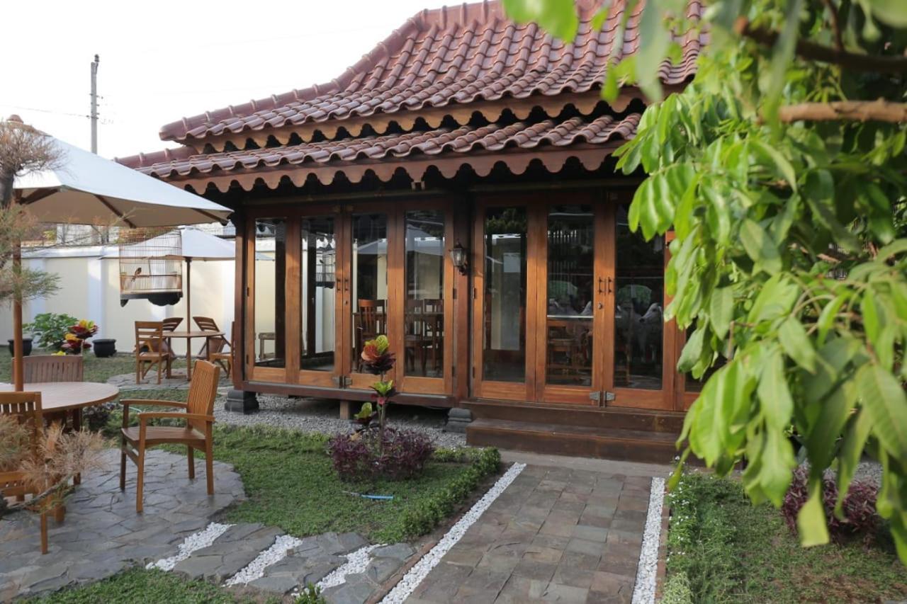 Dem Ayem Heritage Guest House Джокьякарта Экстерьер фото